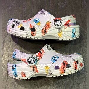 Crocs Toddler Size 7 Gray with Cars Print
